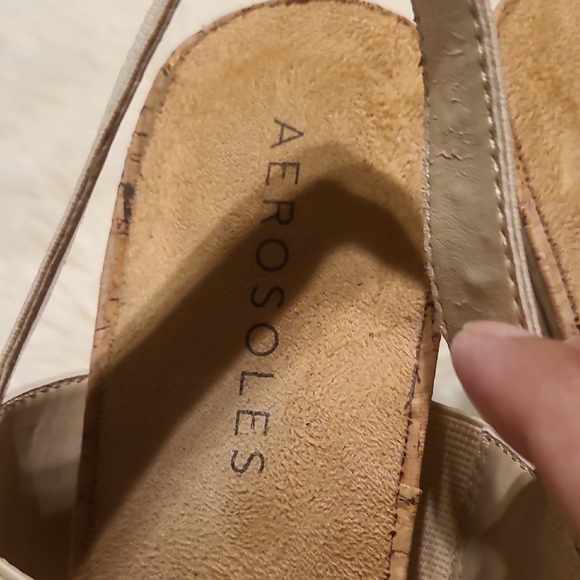 AEROSOLES Women's Gold and Tan Wedge 4" Sandals - Size 10M - Picture 11 of 12